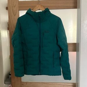 Excellent condition Mountain Hardwear puffy jacket